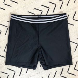 Onzie yoga shorts / hot pants!